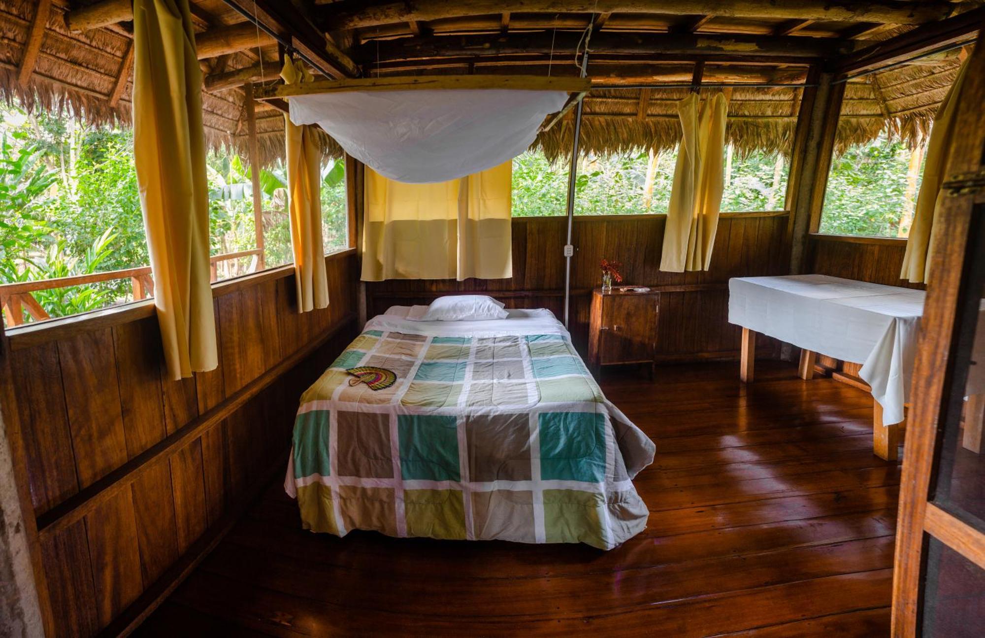 Tres Chimbadas Lake Lodge Tambopata Extérieur photo